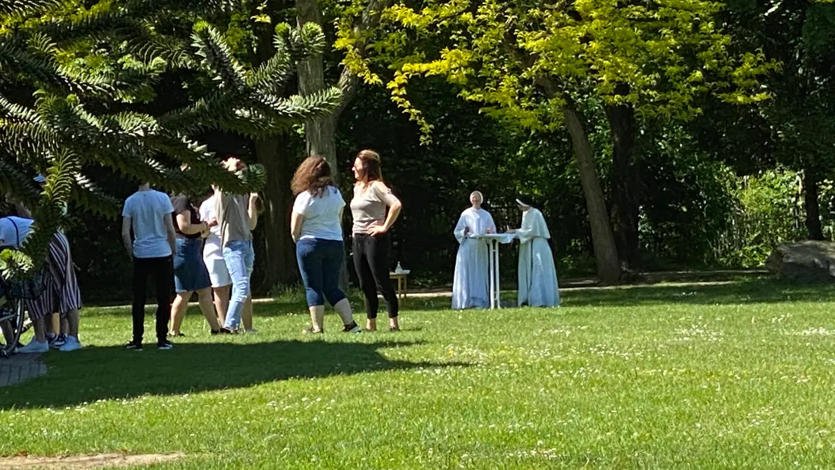 alternatieve processie burgemeester damenpark geleen