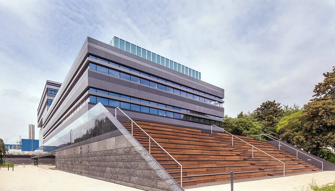 brightlands chemelot campus center court