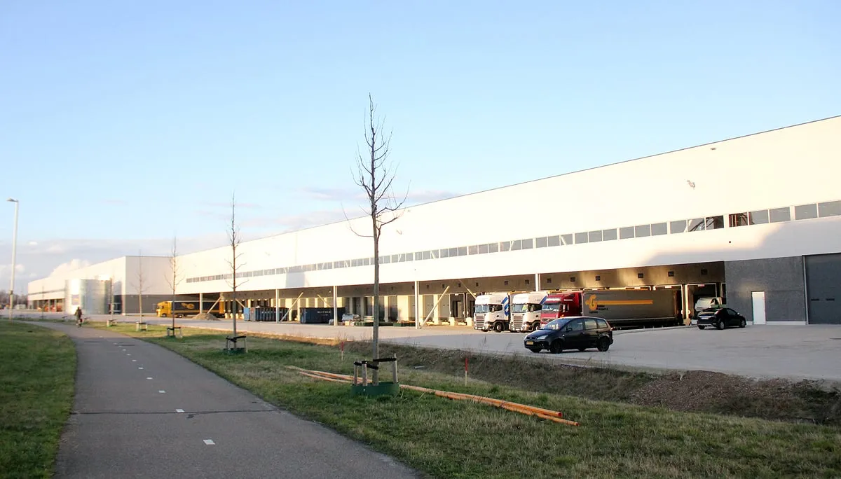 dc distributiecentrum loods holtum noorf leeyen vastgoed