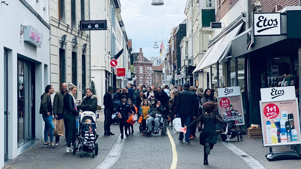 drukte op de brandstraat in sittard
