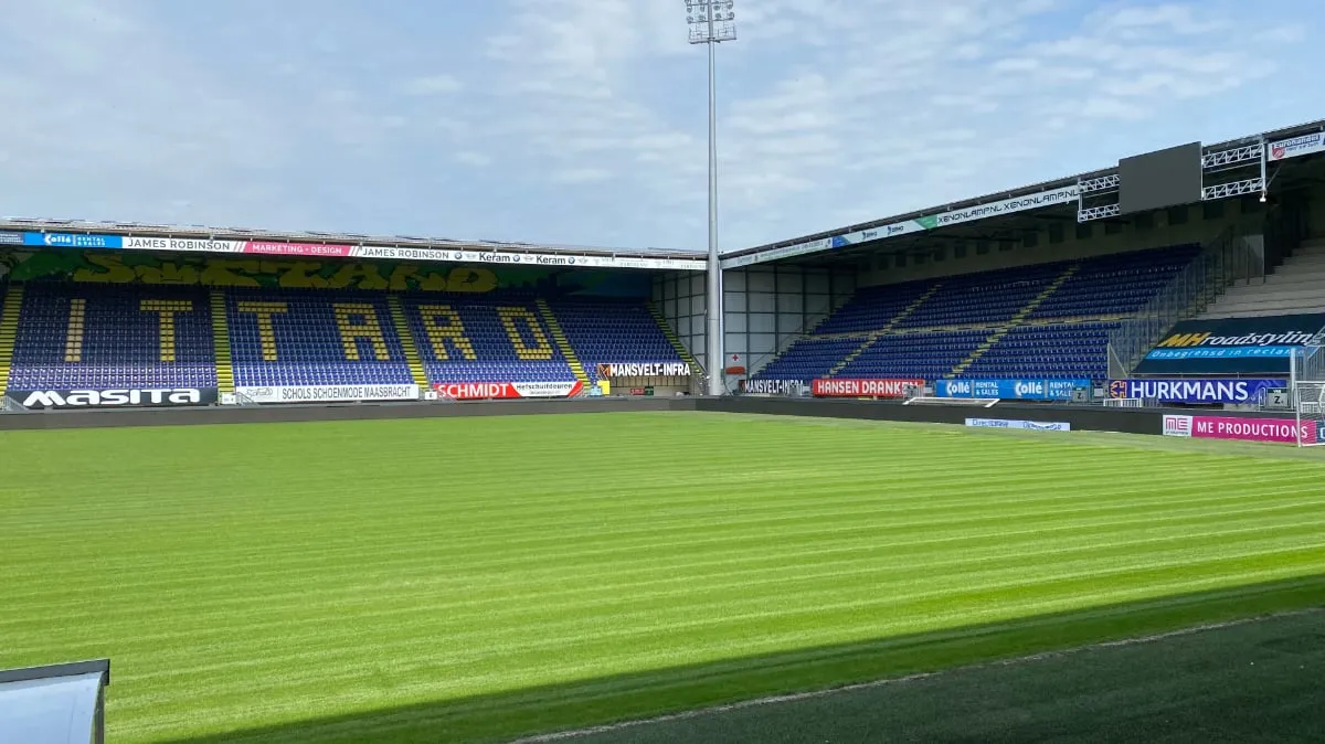 fortuna sitttard nieuwe grasmat 2021 1