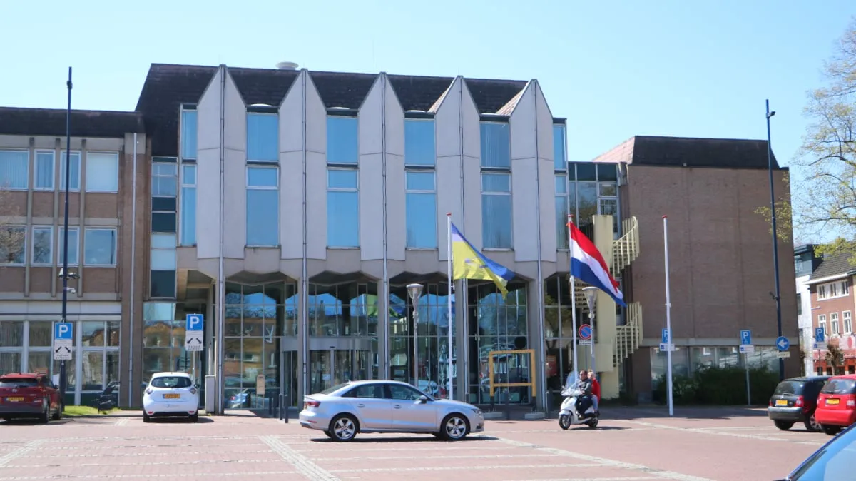 gemeentehuis geleen op een zonnige dag in 2021