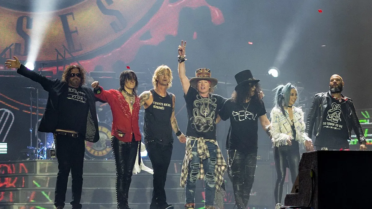 guns n roses 2017 raph ph cc by 20 https creativecommonsorglicensesby20