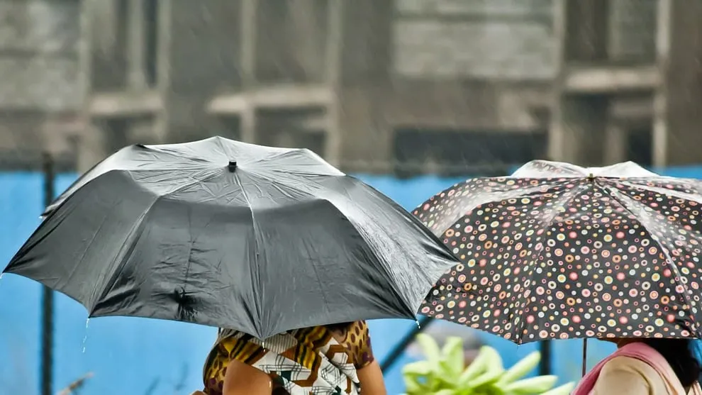 herfst regen paraplu nat koud