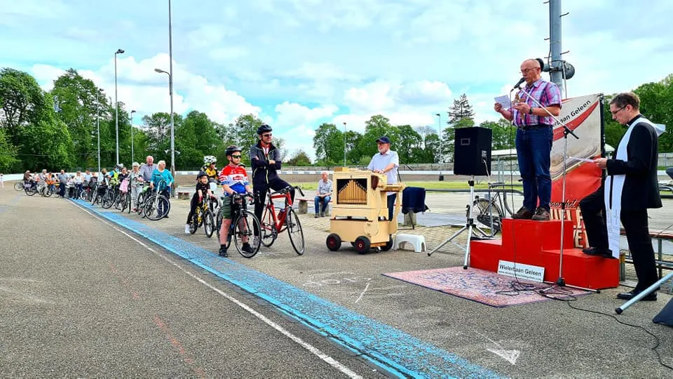 jaarlijkse fietserszegening wielerbaan geleen