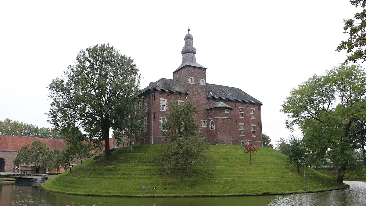 kasteel limbricht op de motte