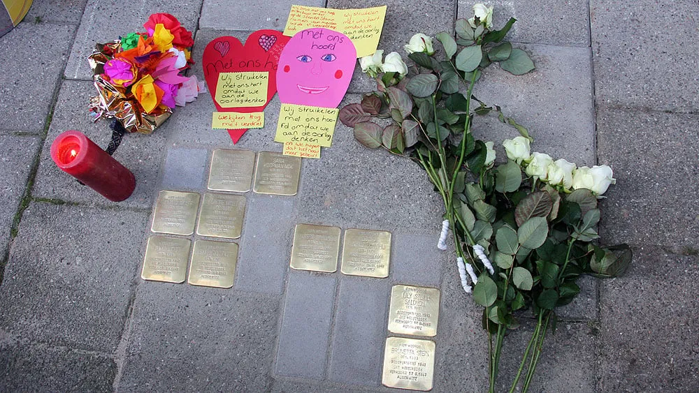 lh3hztma23mzj157bixxedsuy eerste 10 stolpersteine gelegd in landweringstraat