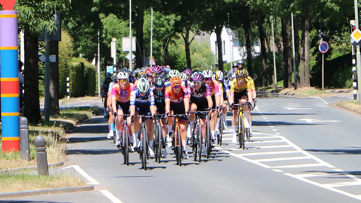 nk wielrennen vrouwen profs leyenbroekerweg sittard