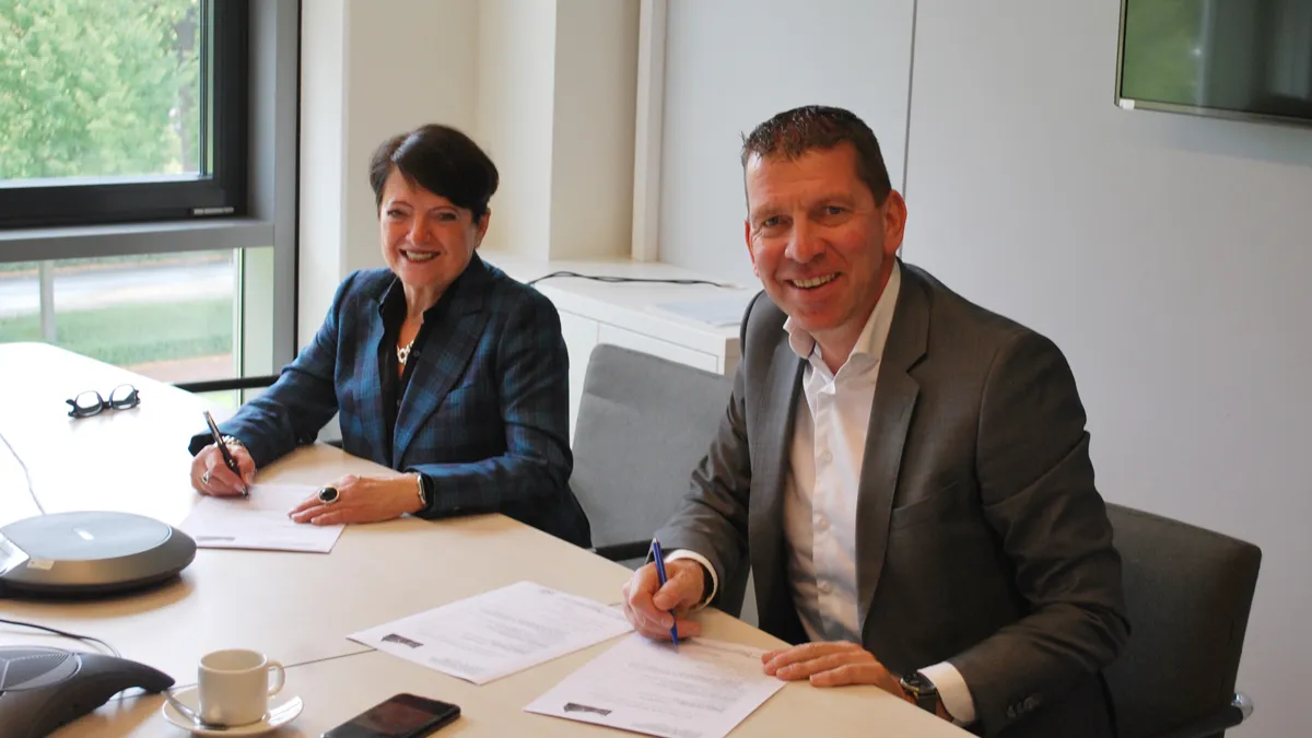ondertekening bruikleenovereenkomst continuo orgel