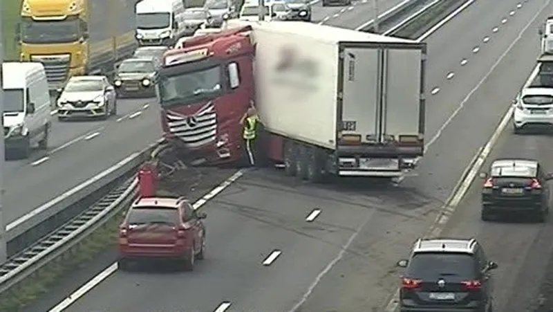 ongeval vrachtwagen 3 februari 2020 a2 foto rws