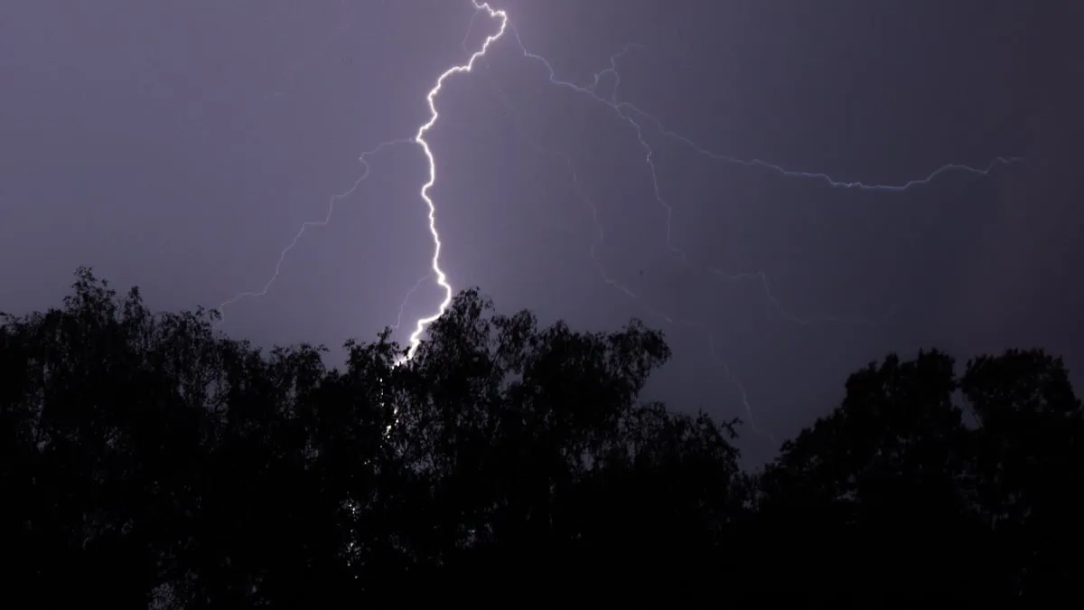 onweer blikseminslag 1 1