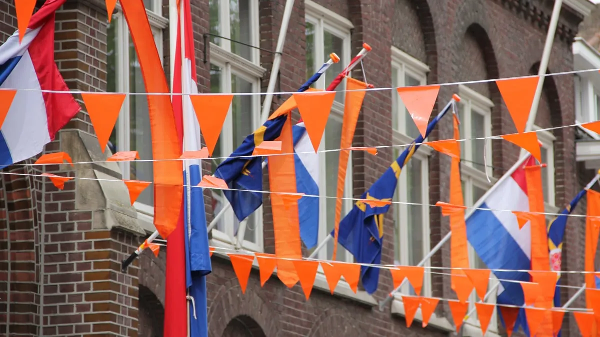 oranje vlaggetjes
