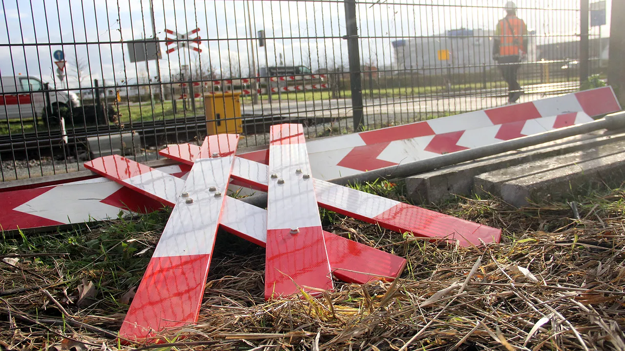 overweg raadskuilderweg opgeheven 1