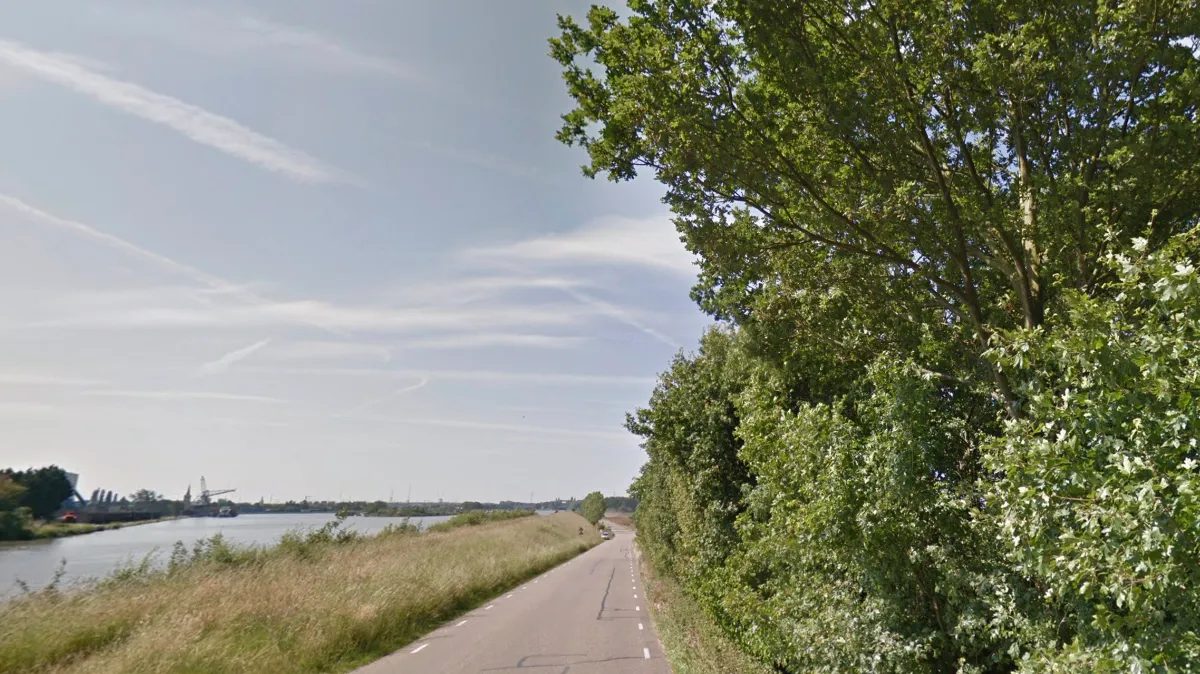 parallelweg born langs julianakanaal