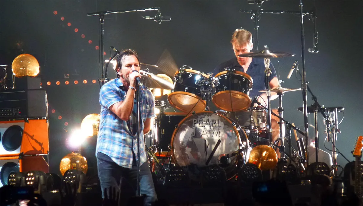 pearl jam 2013 lugnuts cc by sa 30 via wikimedia commons