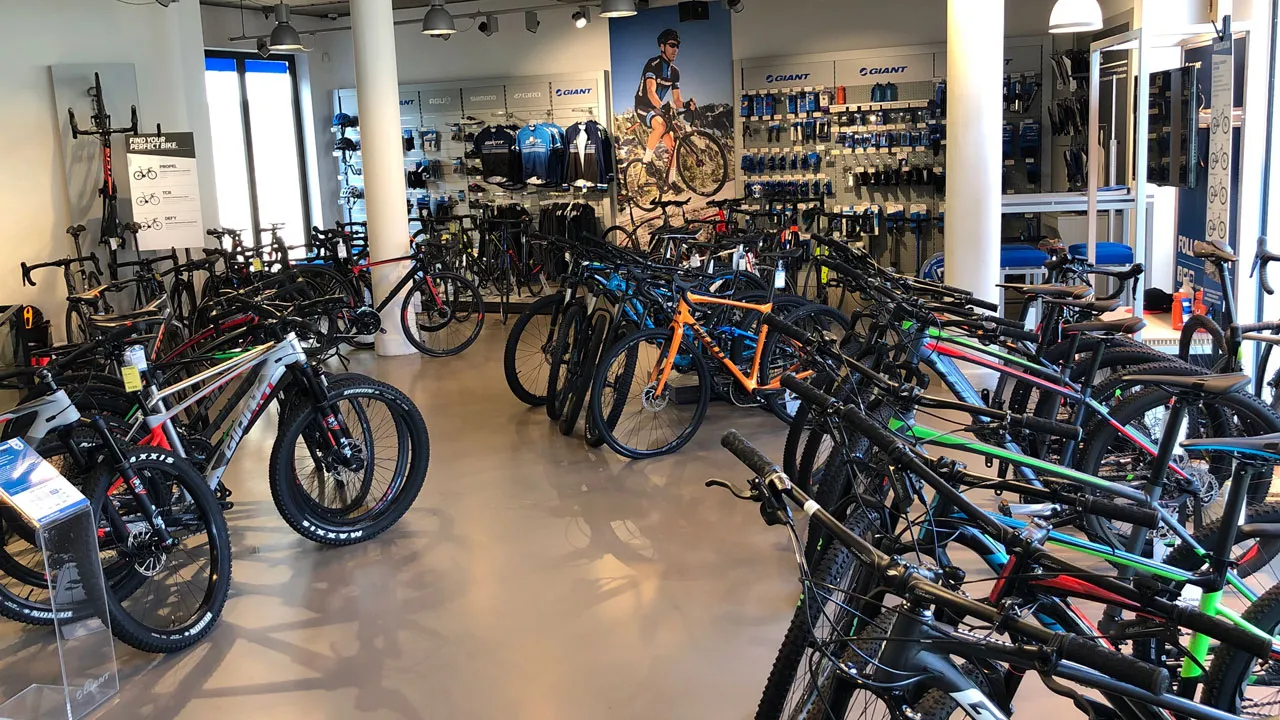 race atb giant store sittard geleen