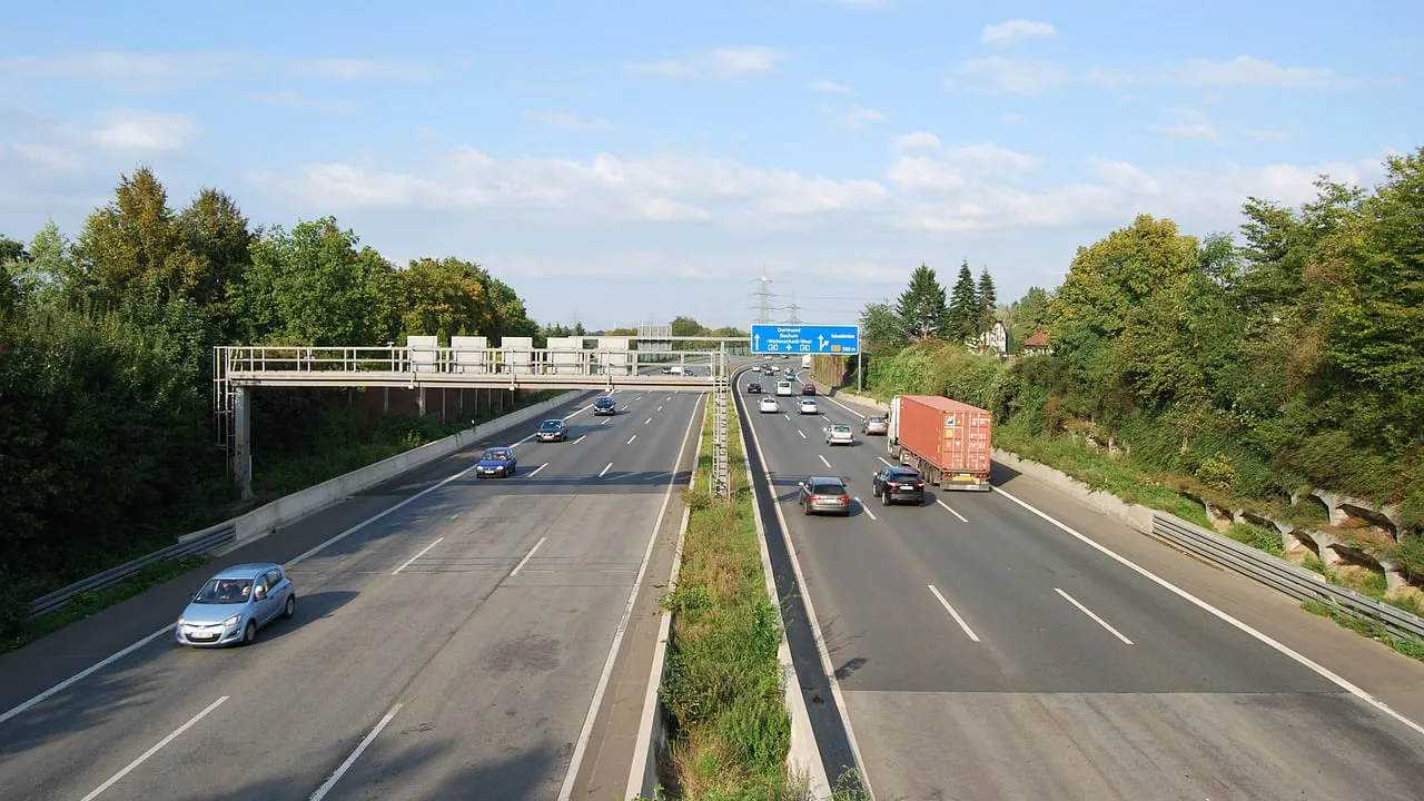 snelweg cc0 pixabay highway 448971 1280