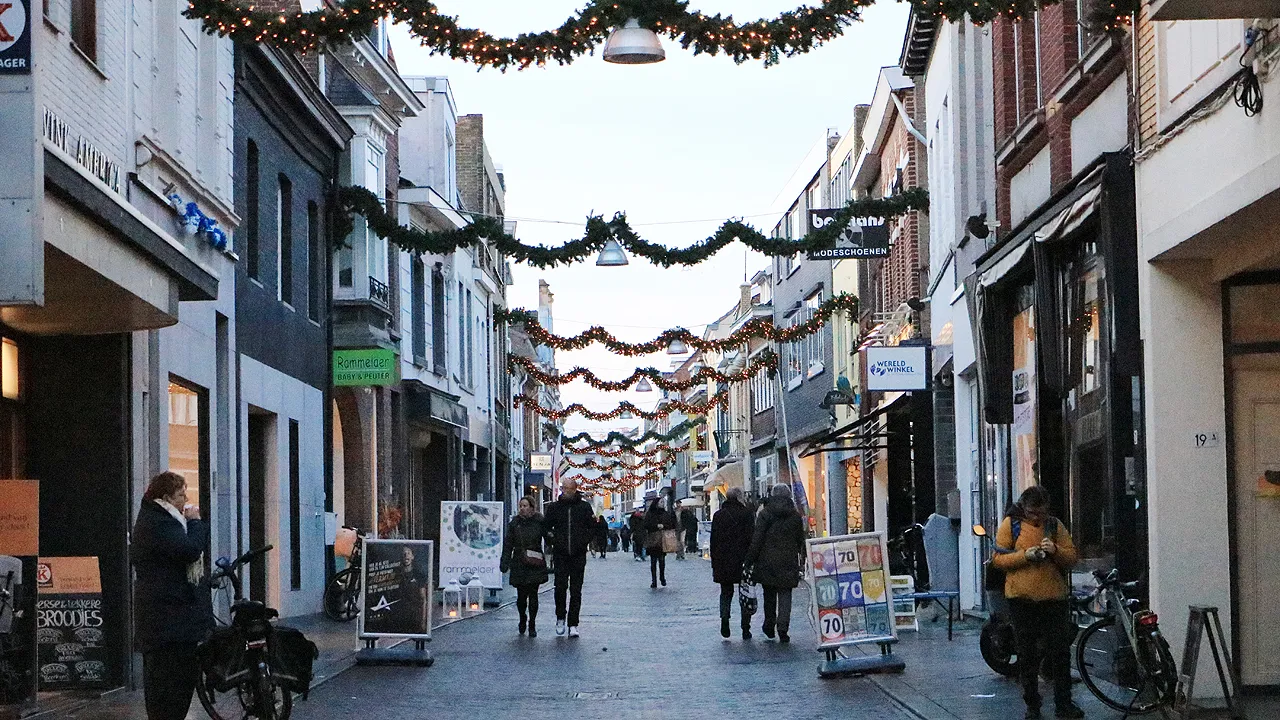 steenweg in novemner 2019