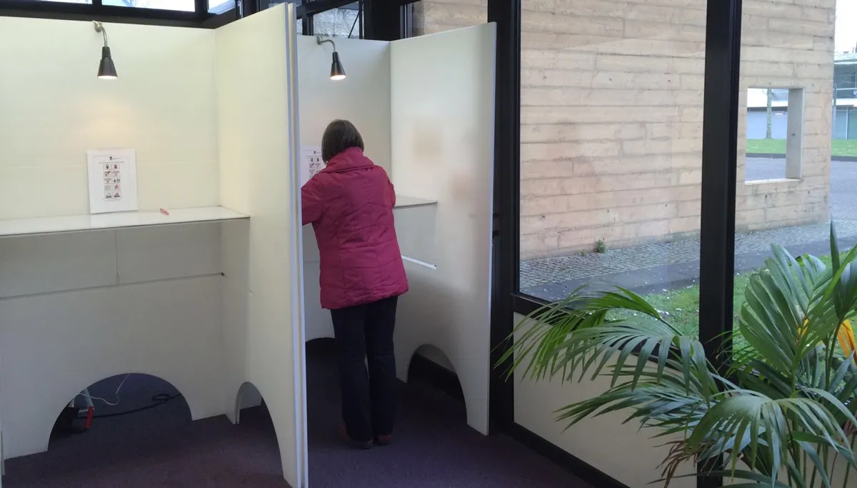 stembureau 2016 stadhuis sittard referendum stemmen