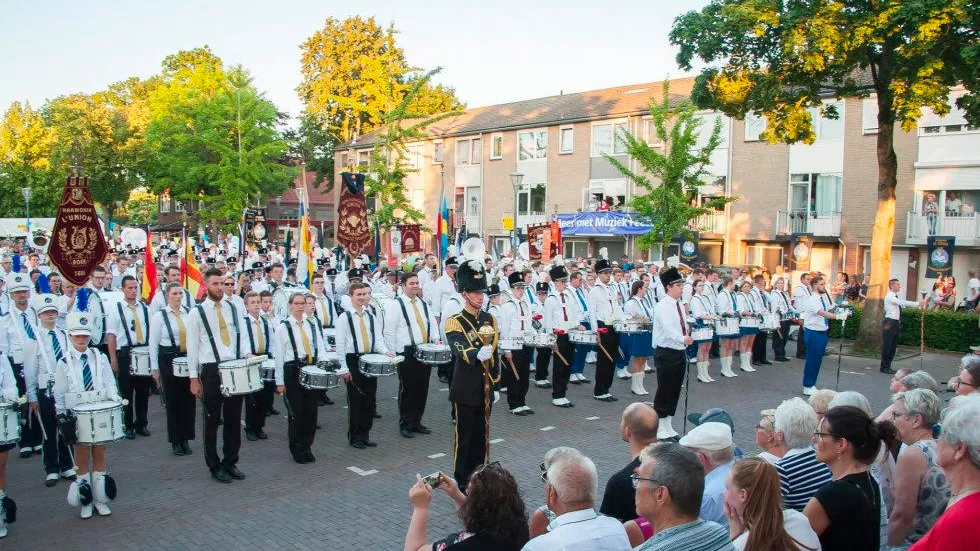 taptoe born op burgemeester kotenplein in grevenbicht