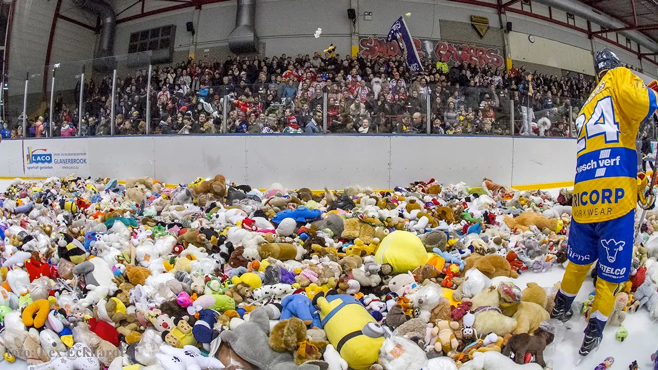 teddy bear toss eaters