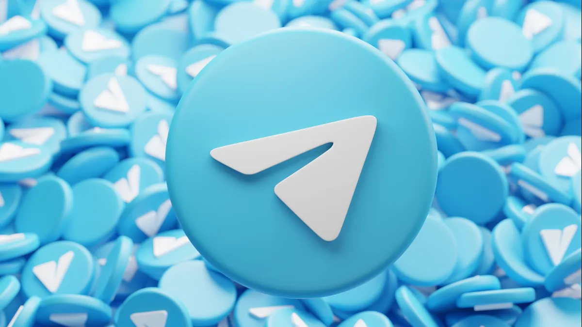 telegram logo met verspreide stapel pictogrammen achtergrond