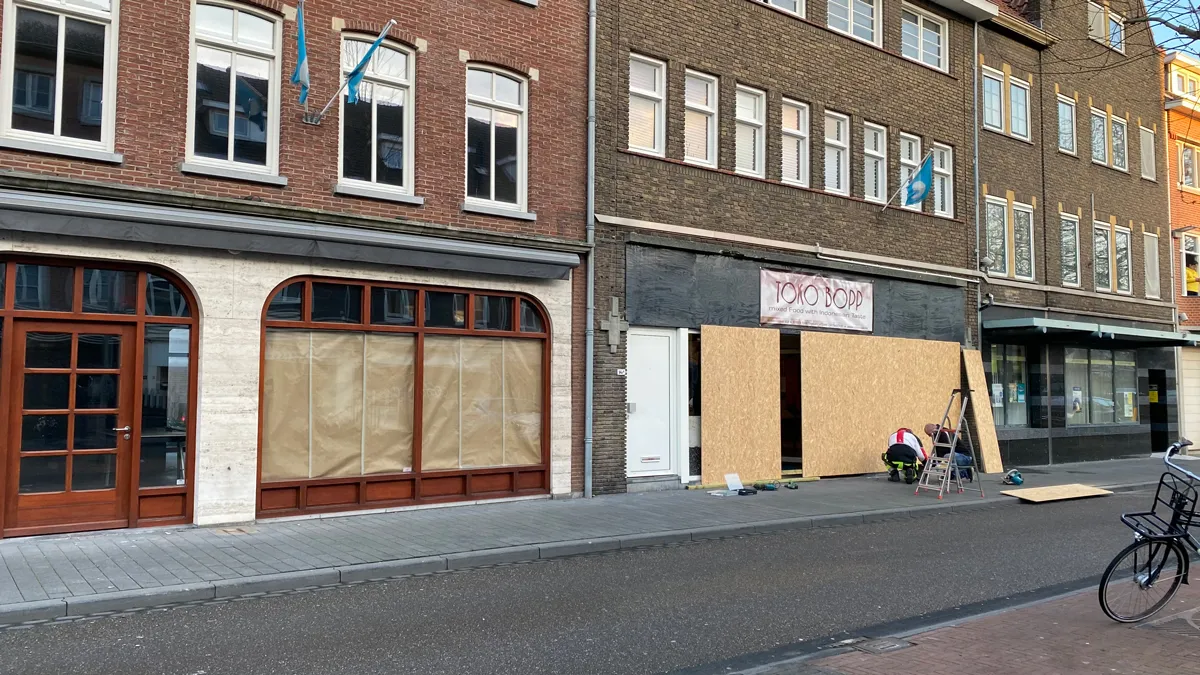 uit voorzorg ramen dichtgetimmerd in geleen