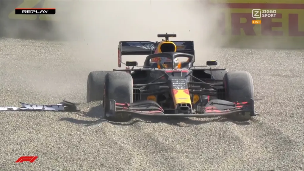 verstappen in het grind op mugello