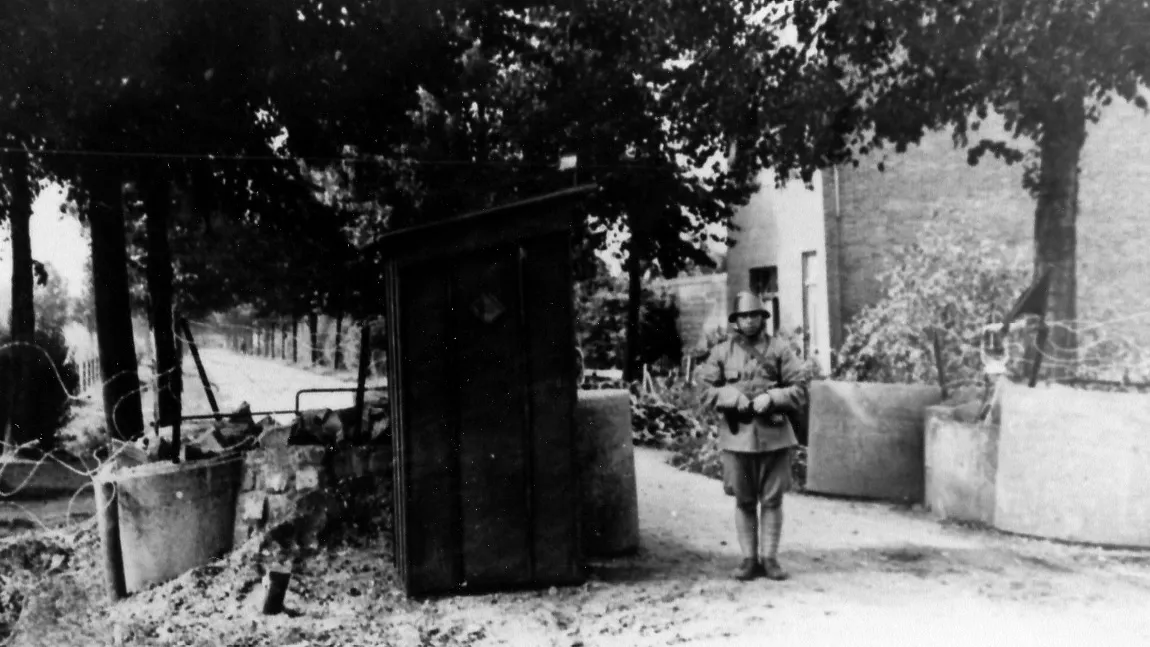 wegversperring van putringen op de wehrerweg fotocollectie j wilms sittard