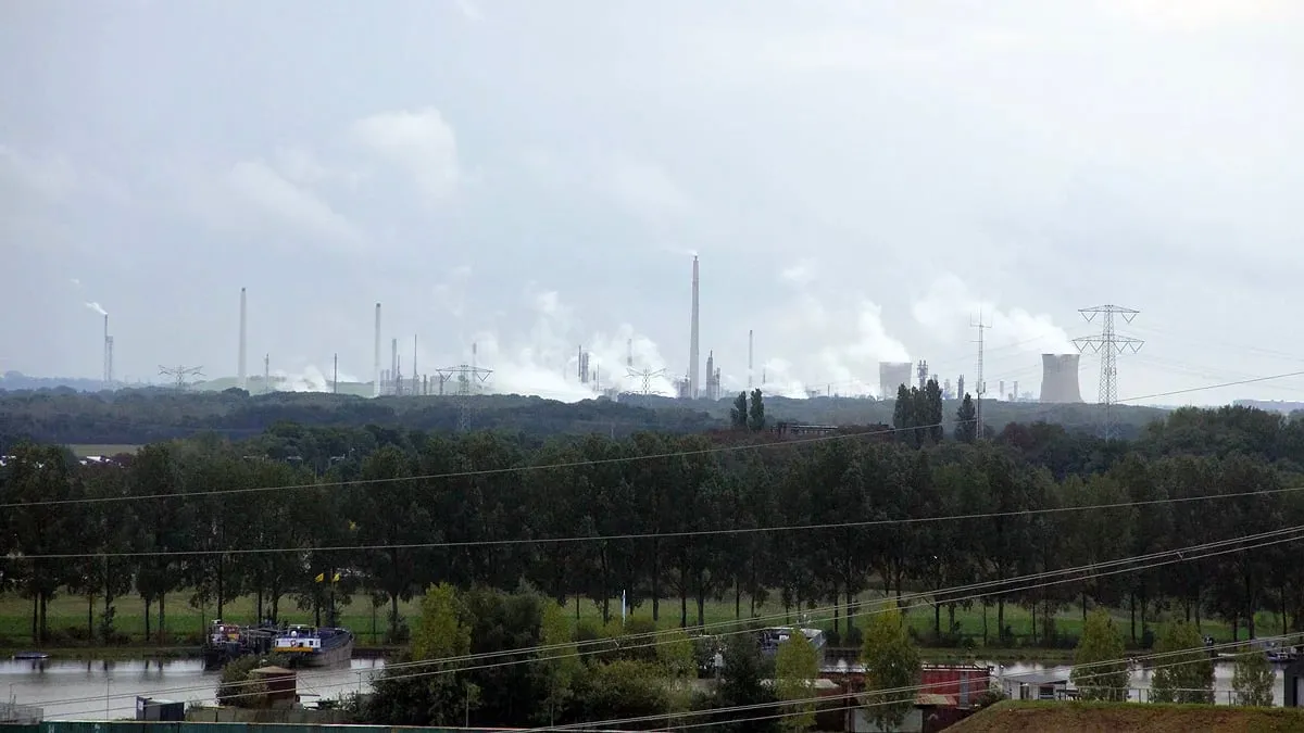 zicht op chemelot vanaf grindberg schipperskerk 2018