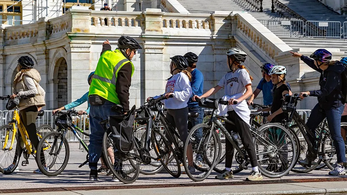 fietsers met fietshelm