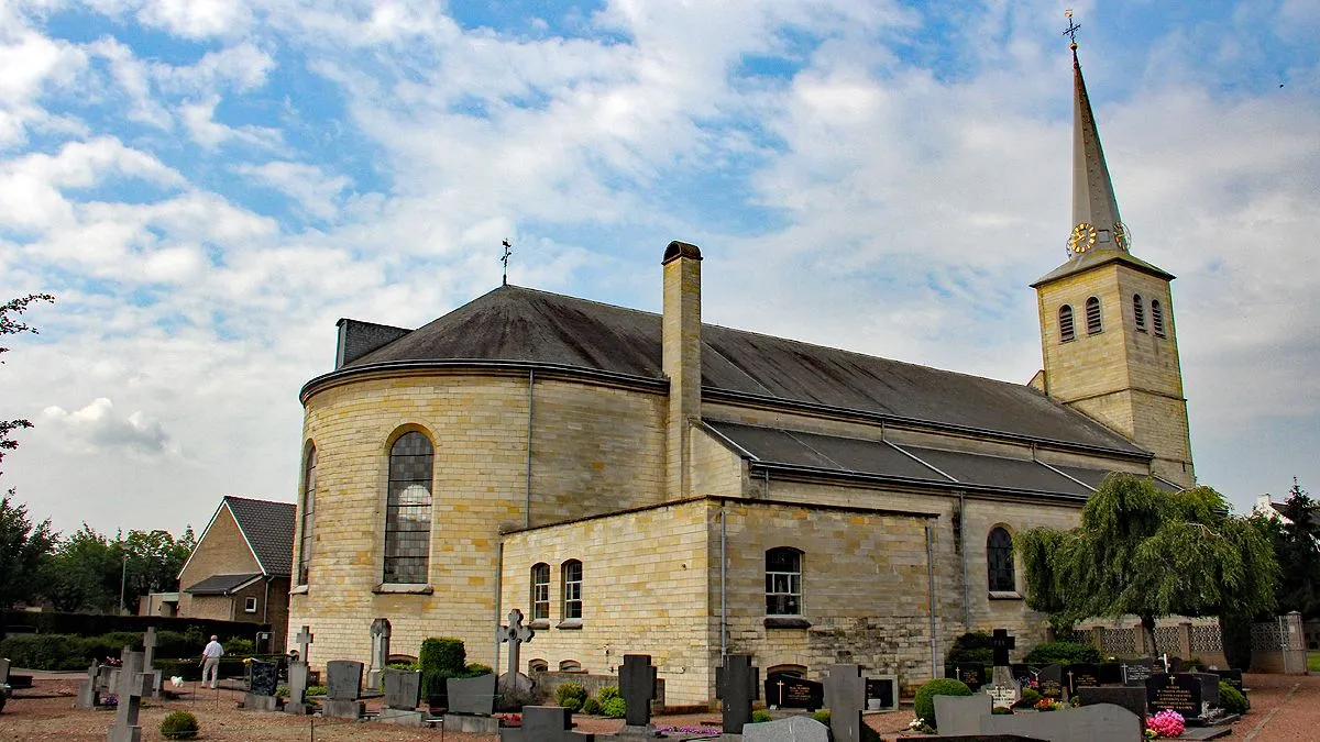 kerk en begraafplaats buchten