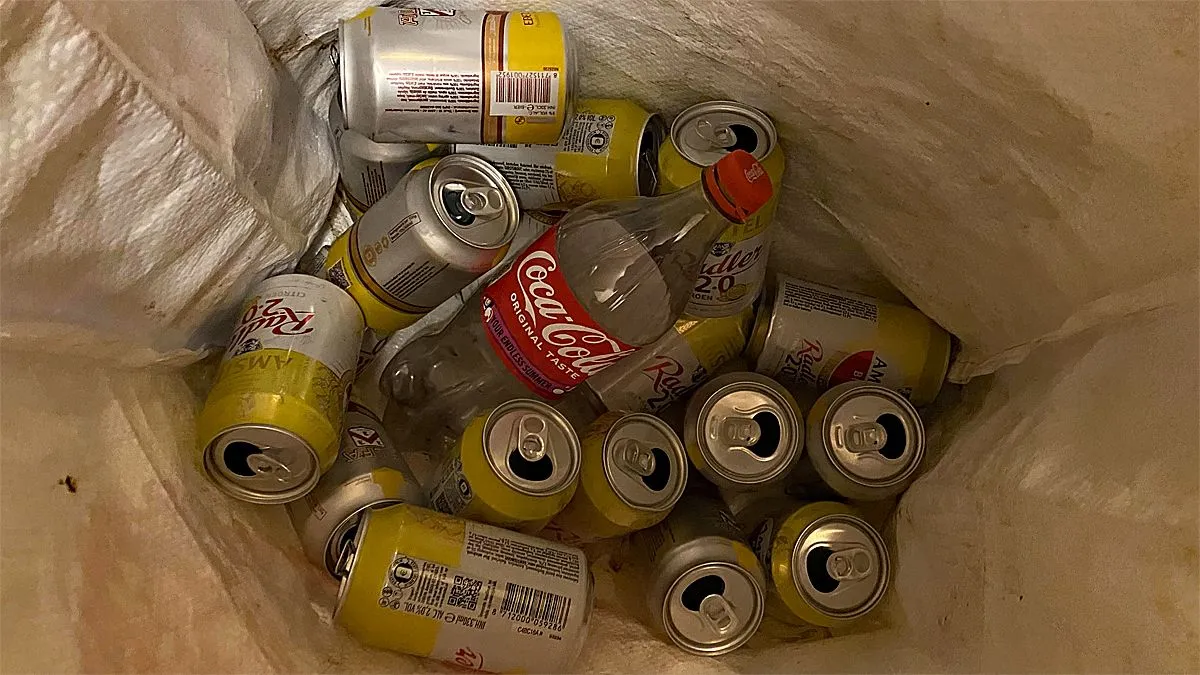 statiegeldblikjes en fles