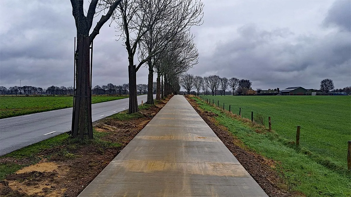 fietspad langs oude bergerweg