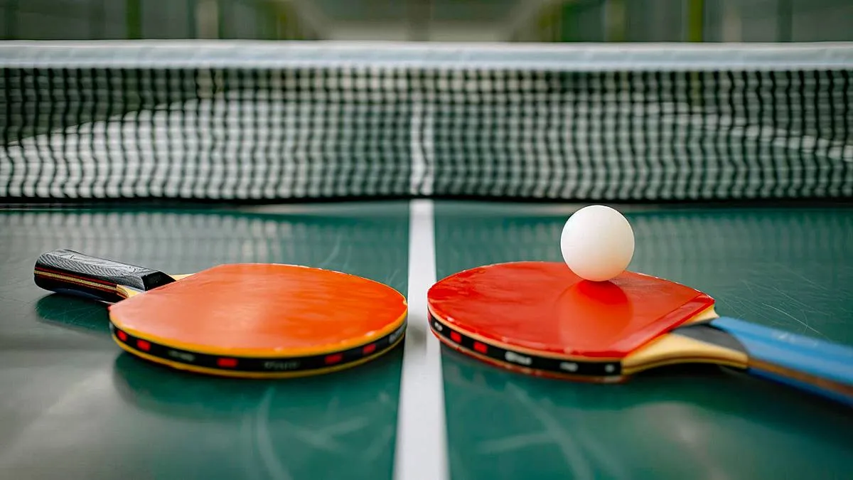 tafeltennistafel met batjes