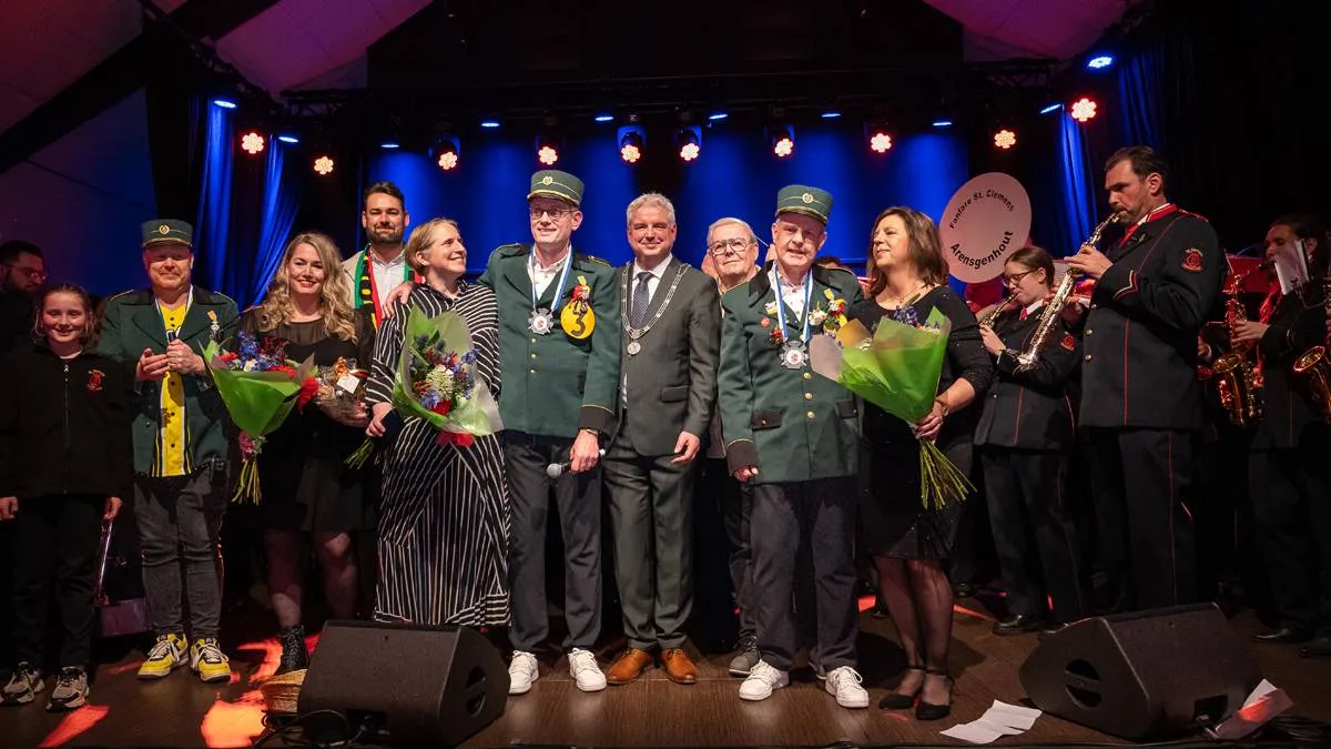koninklijke onderscheidingen in hulsberg voor de geliende