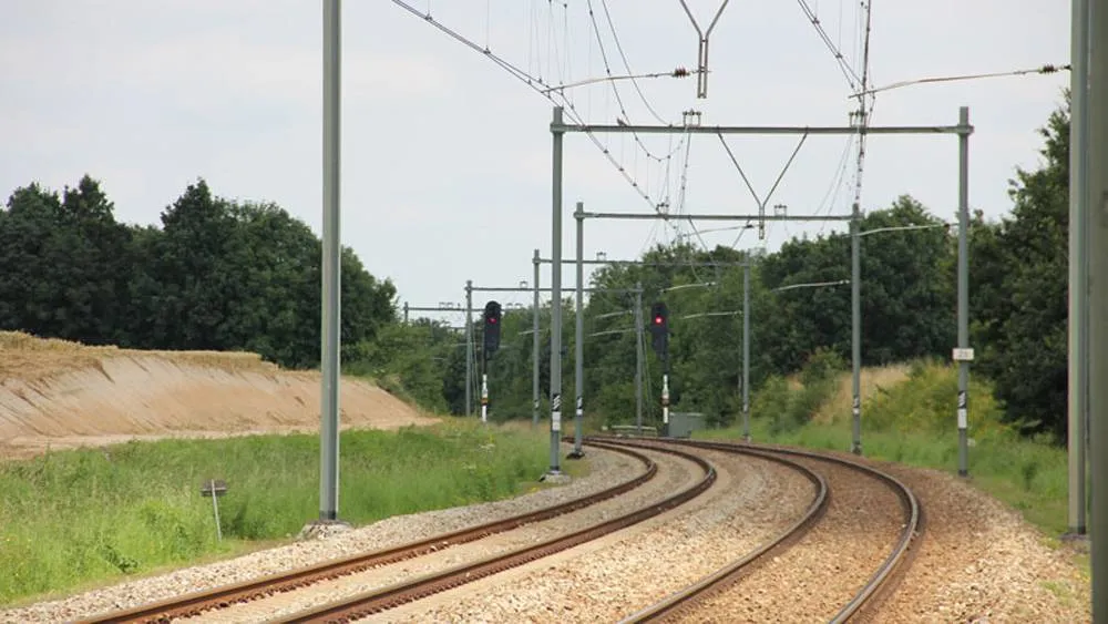 lintjesweg overweg 2 afgegraven talud 16 9 spoor