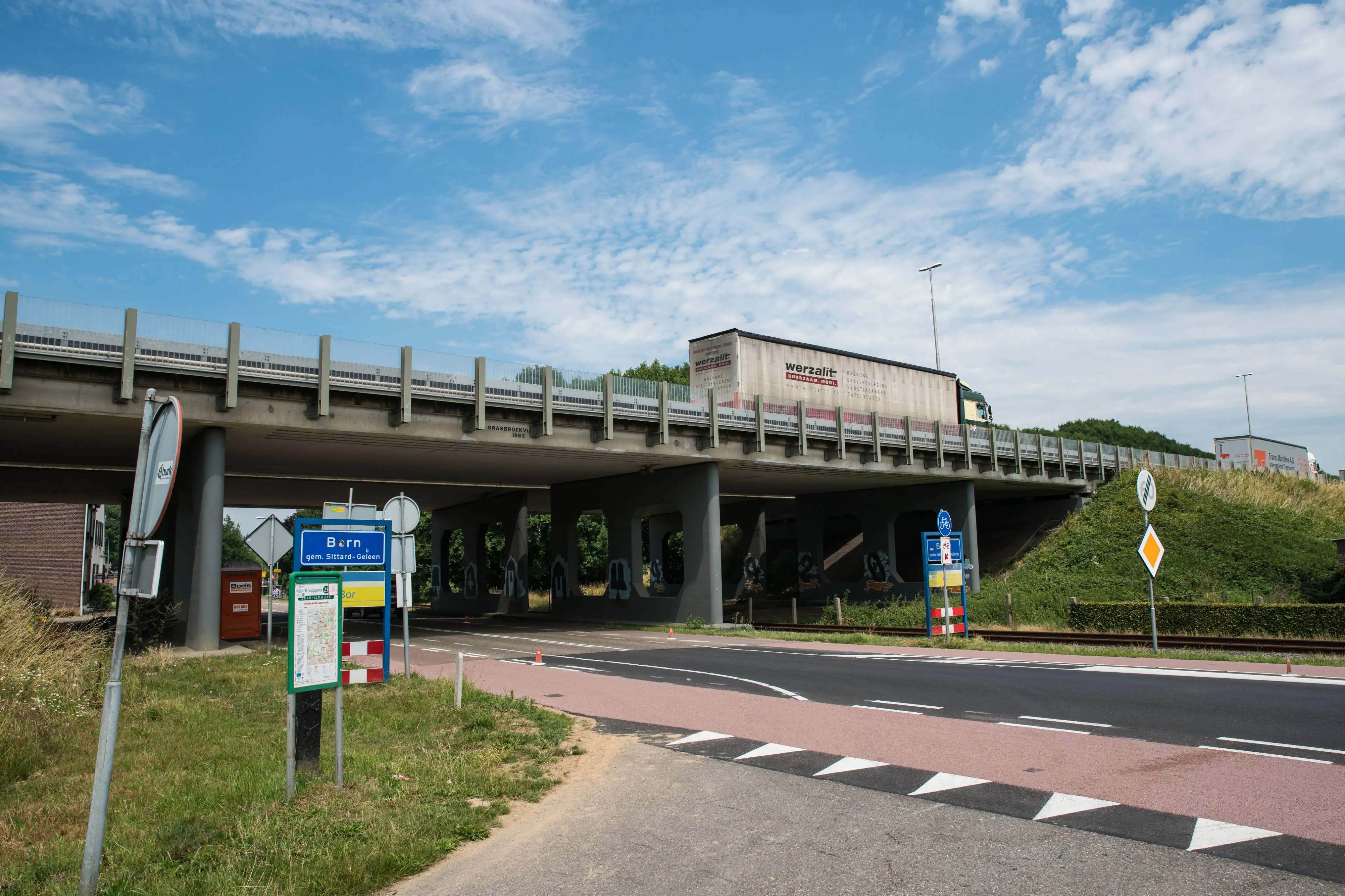 Viaduct over de Sittarderweg Born