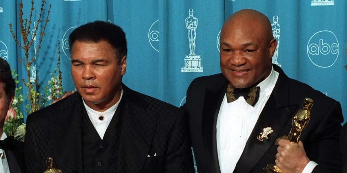George Foreman udnævner bokseren med 'den stærkeste kæbe, han nogensinde har set'