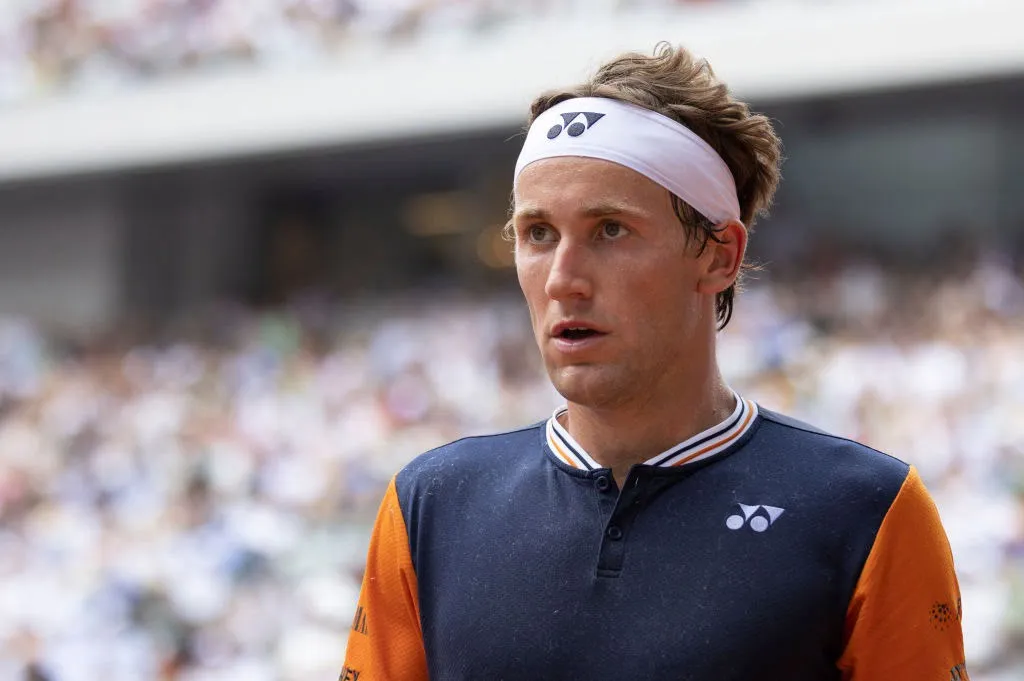 Tennisstjerne gjort til grin på nettet - beskylder Holger Rune