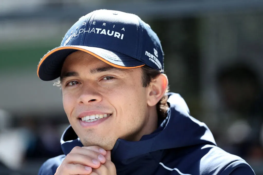 Nyck de Vries spottet på den franske riviera med Julia Piquet