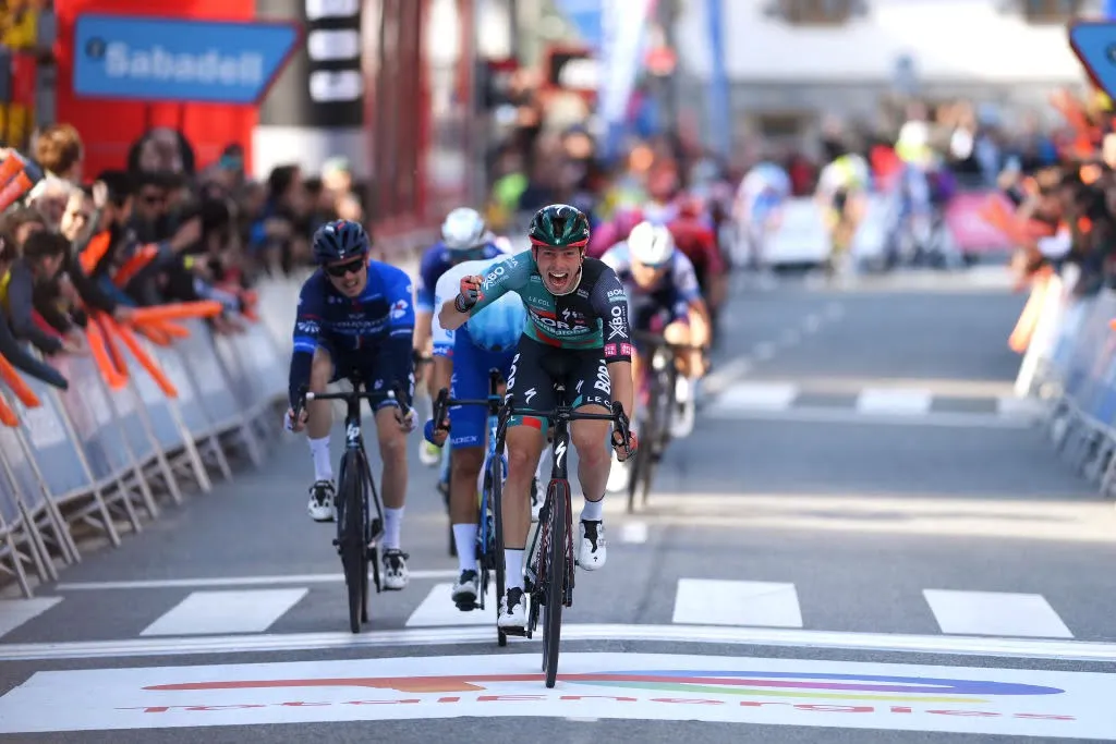 Cykelstjerner raser efter farlig afslutning