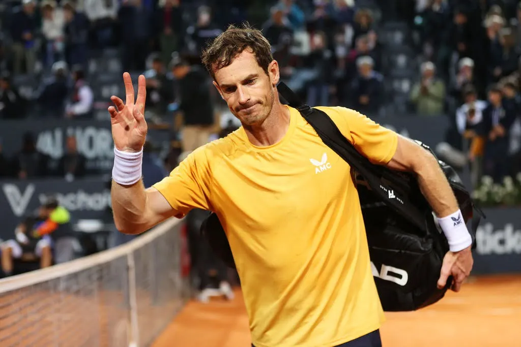 Andy Murray trækker sig med mavesmerter