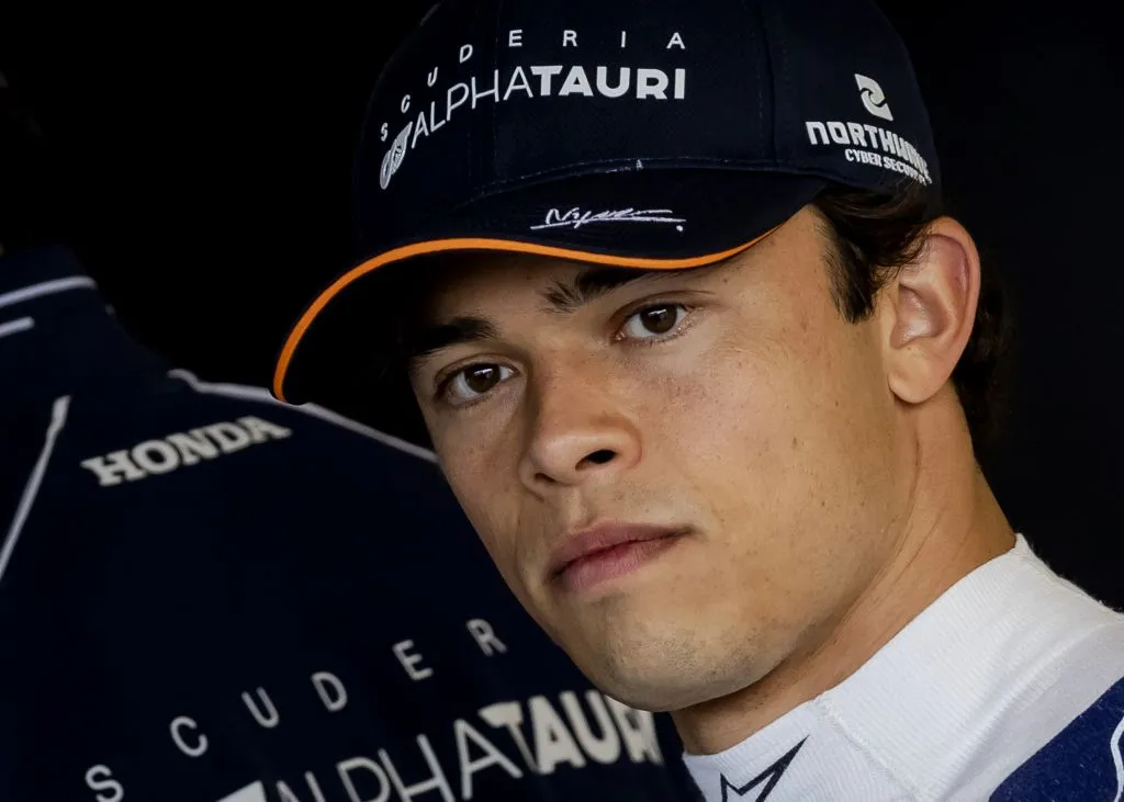 Fyret F1-kører gør overraskende comeback på banen
