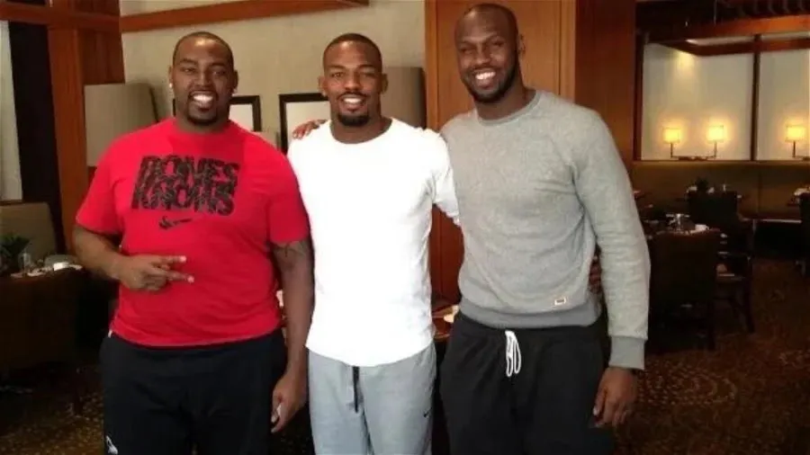 jon bones jones broedre athur jones chandler jones