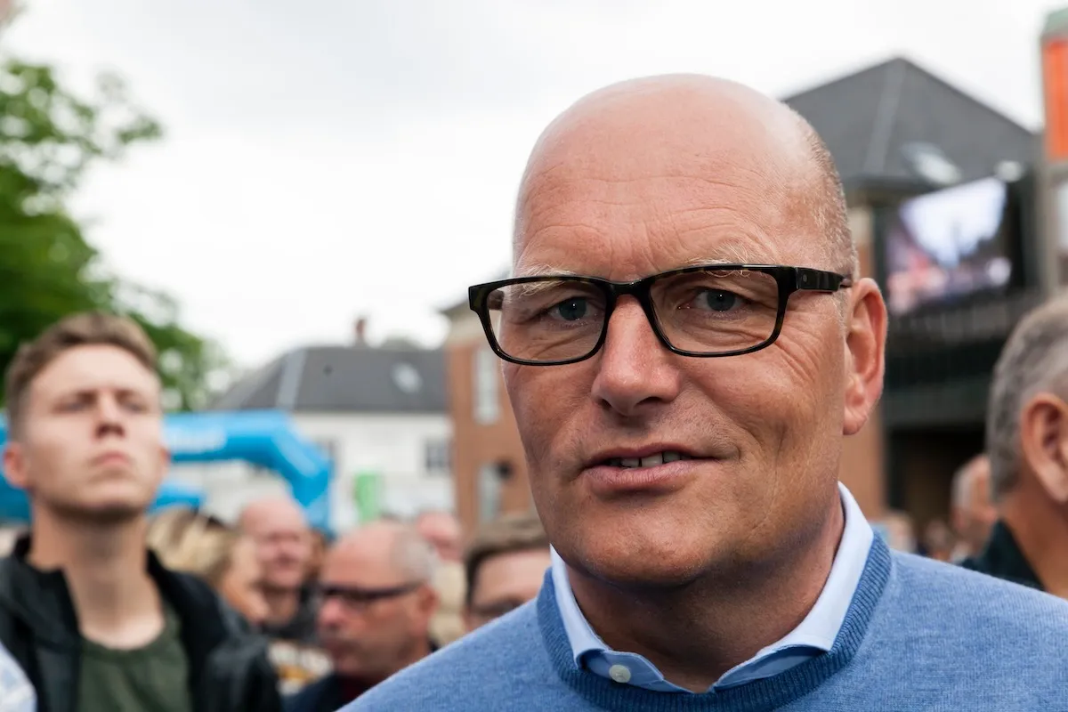 Bjarne Riis langer ud efter cykelhold: "Det er jo ikke forbudt at være intelligent"