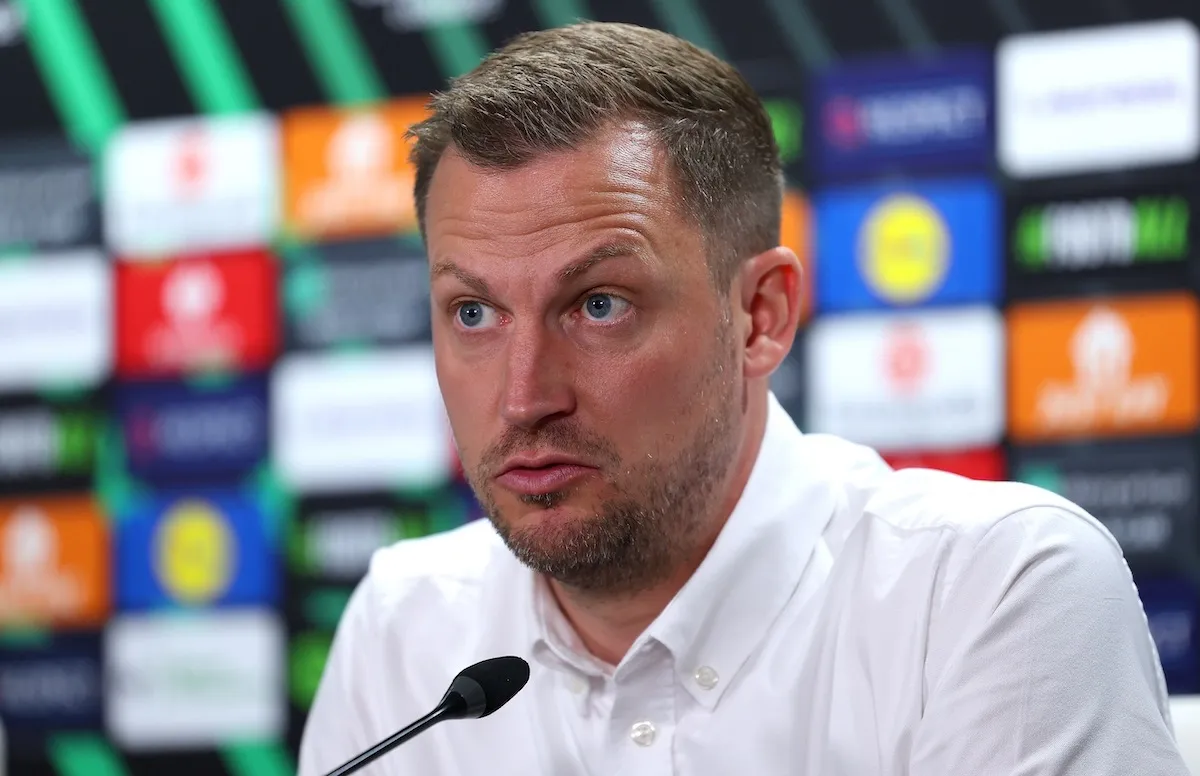 Neestrup kritiserer kampprogrammet – FCM's Mbabu med stikpille