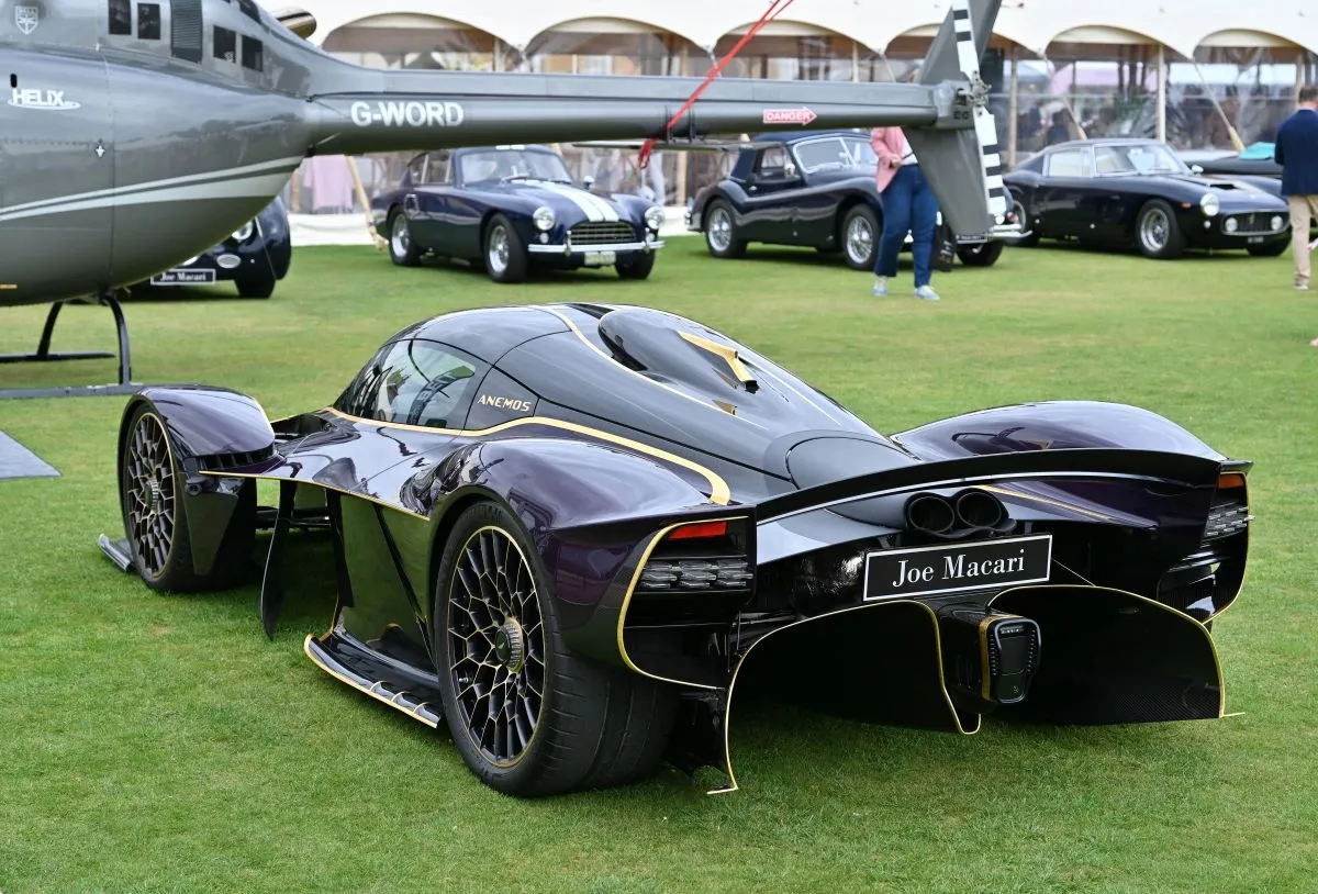 Aston Martin Valkyrie smadrer Silverstones banerekord med 10 sekunder