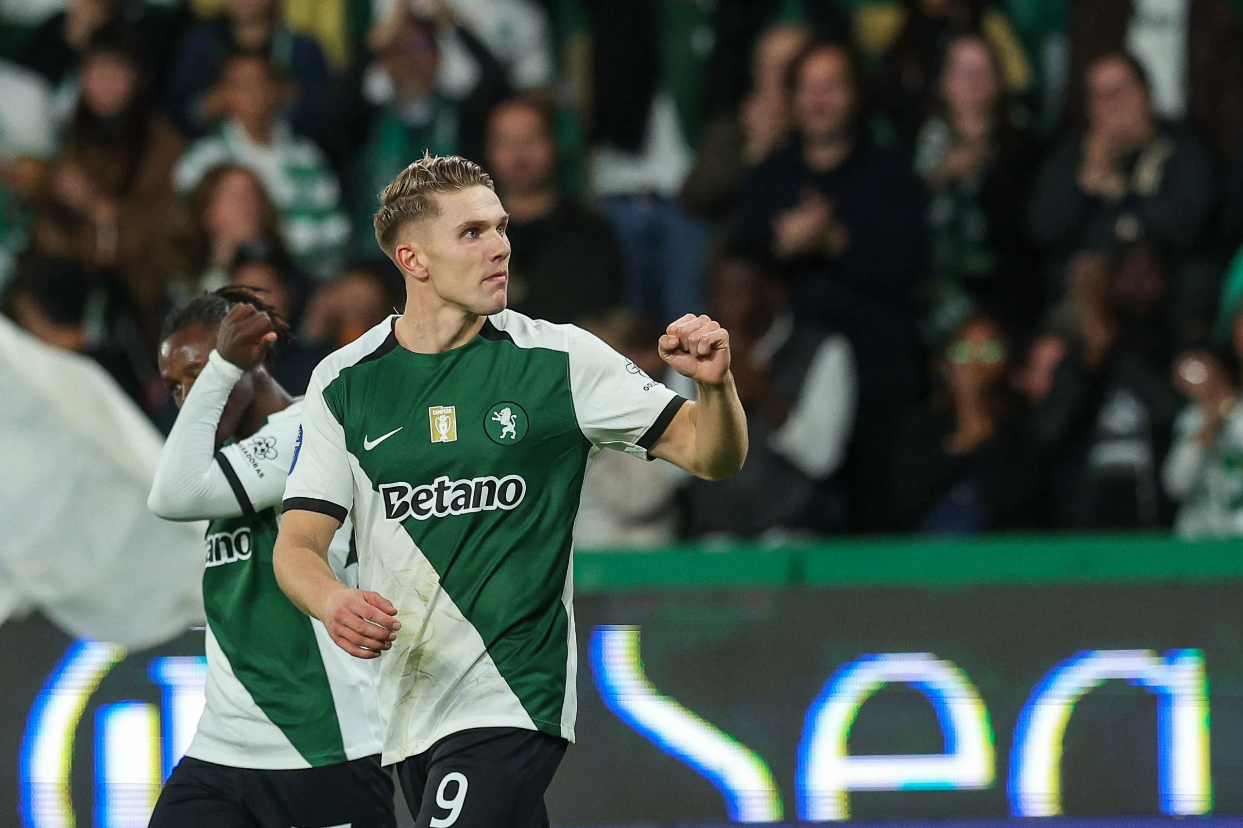 Gulfuglen fra Sverige: Hattrick mod City