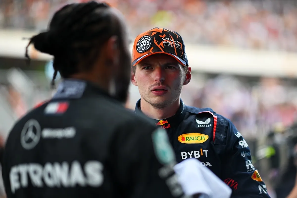 Hamilton sender besked på tre ord til Verstappen efter at have vundet Brasiliens GP